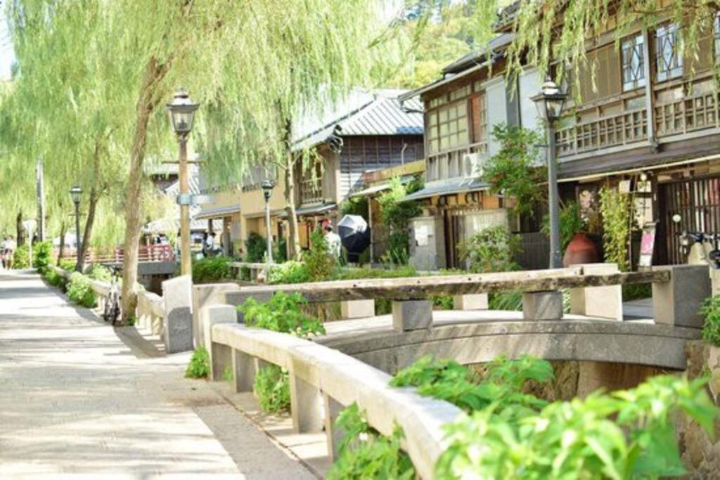 三丁庵 貸別荘 海まで徒歩10分 観光地ペリーロードまで徒歩2分の最高なロケーション 下田を遊び尽くせる貸別荘 無料駐車場もあります2Min Walk To The Perry Road 10Min Walk To The Beach Old Japanese Modern Style House Dış mekan fotoğraf